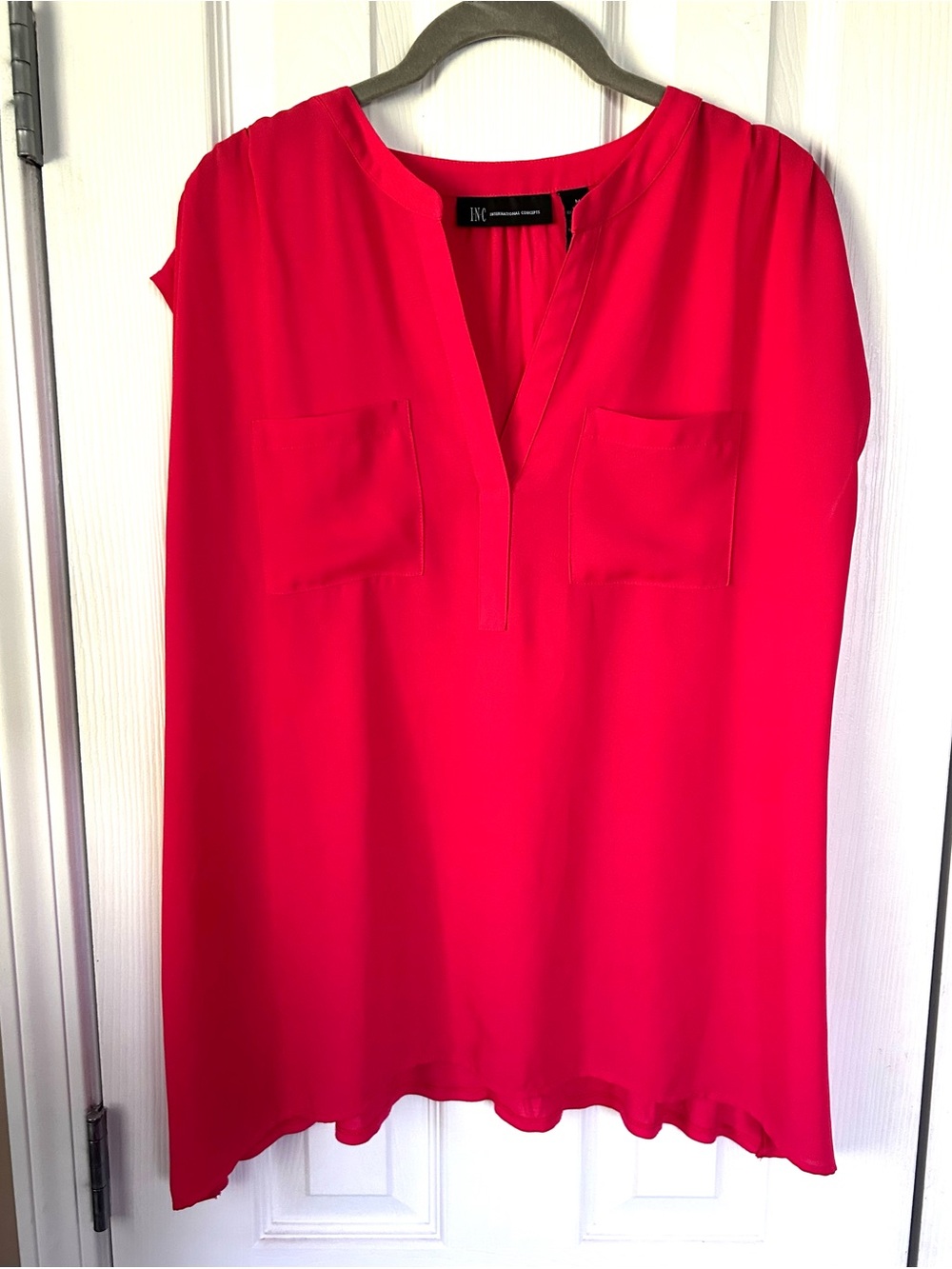 INC International Concepts Pink Sleeveless V Neck Blouse Medium